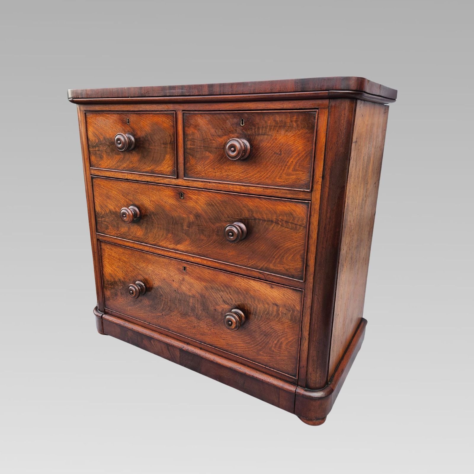 Fabulous Victorian Mahogany Chest Of Drawers W/ Turned Knob Handles photo Furniture