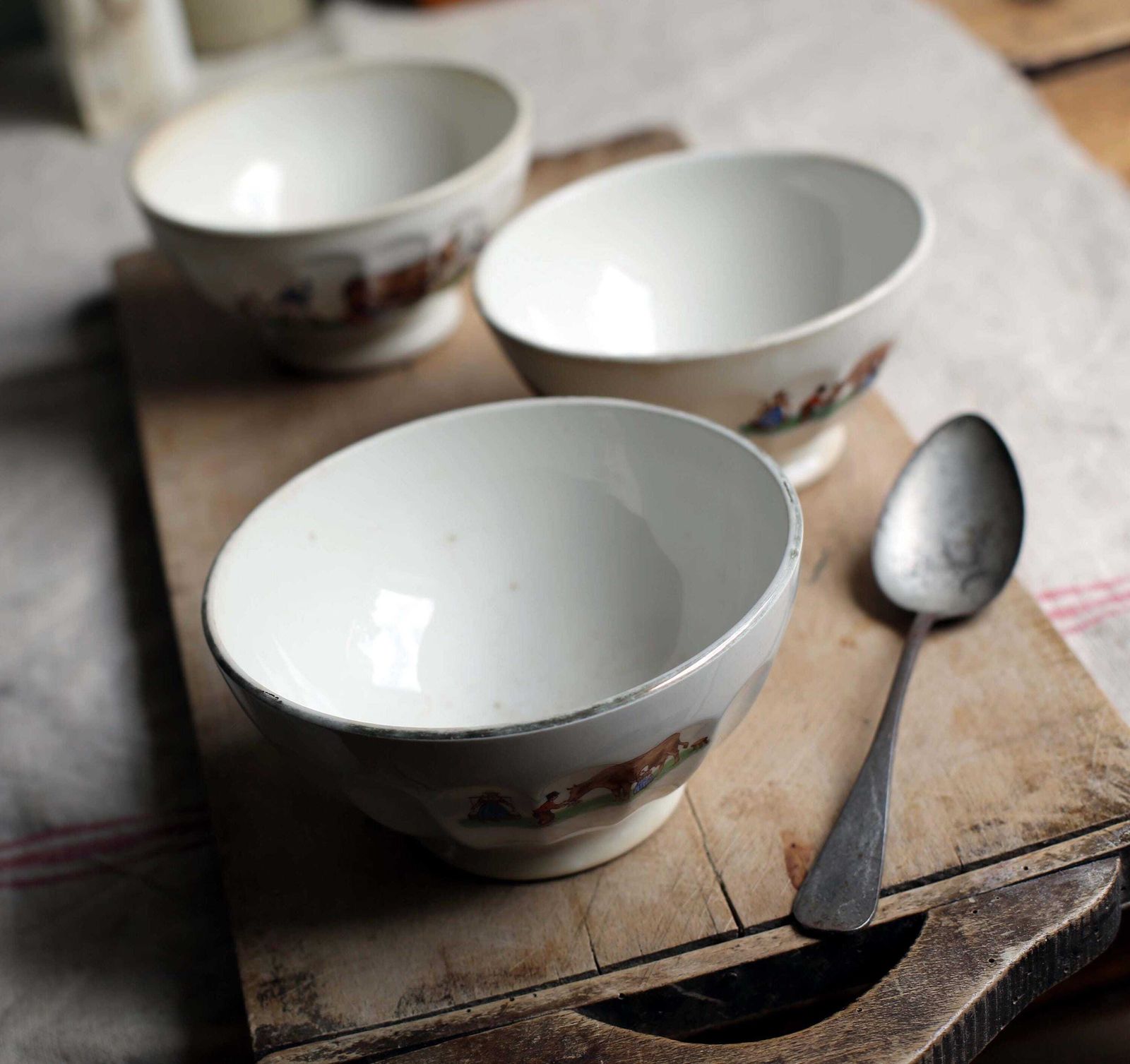 3 Antique French Cafe Au Lait Bowls Set Of Faceted Dishes Milk Maid Dairy Cows photo vintage