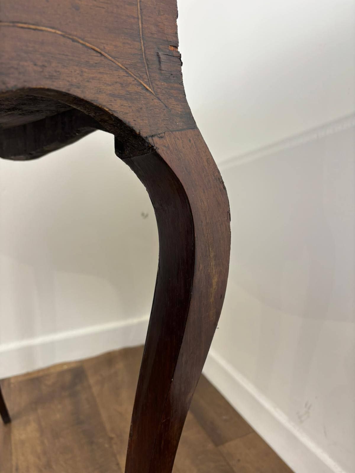 photo vinterior Victorian Walnut Inlaid Ladies Writing Desk