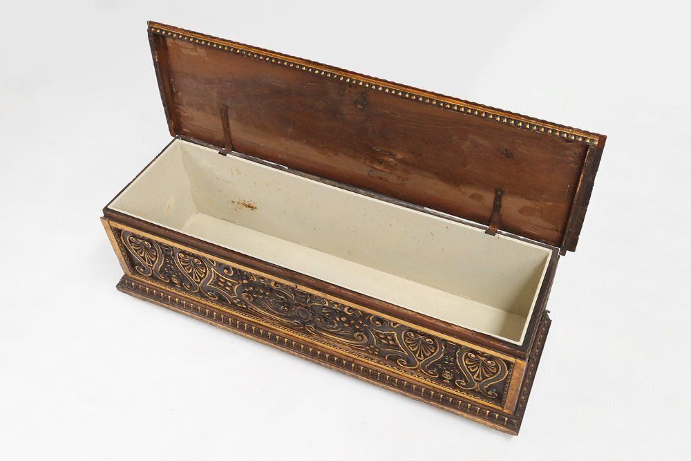 8176.0 Venetian Carved And Polychroom Oak Chest photo