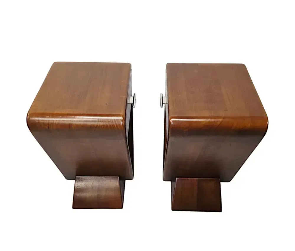 Een fraai paar art deco stijl nachtkastjes of bijzettafels photo 1037.0