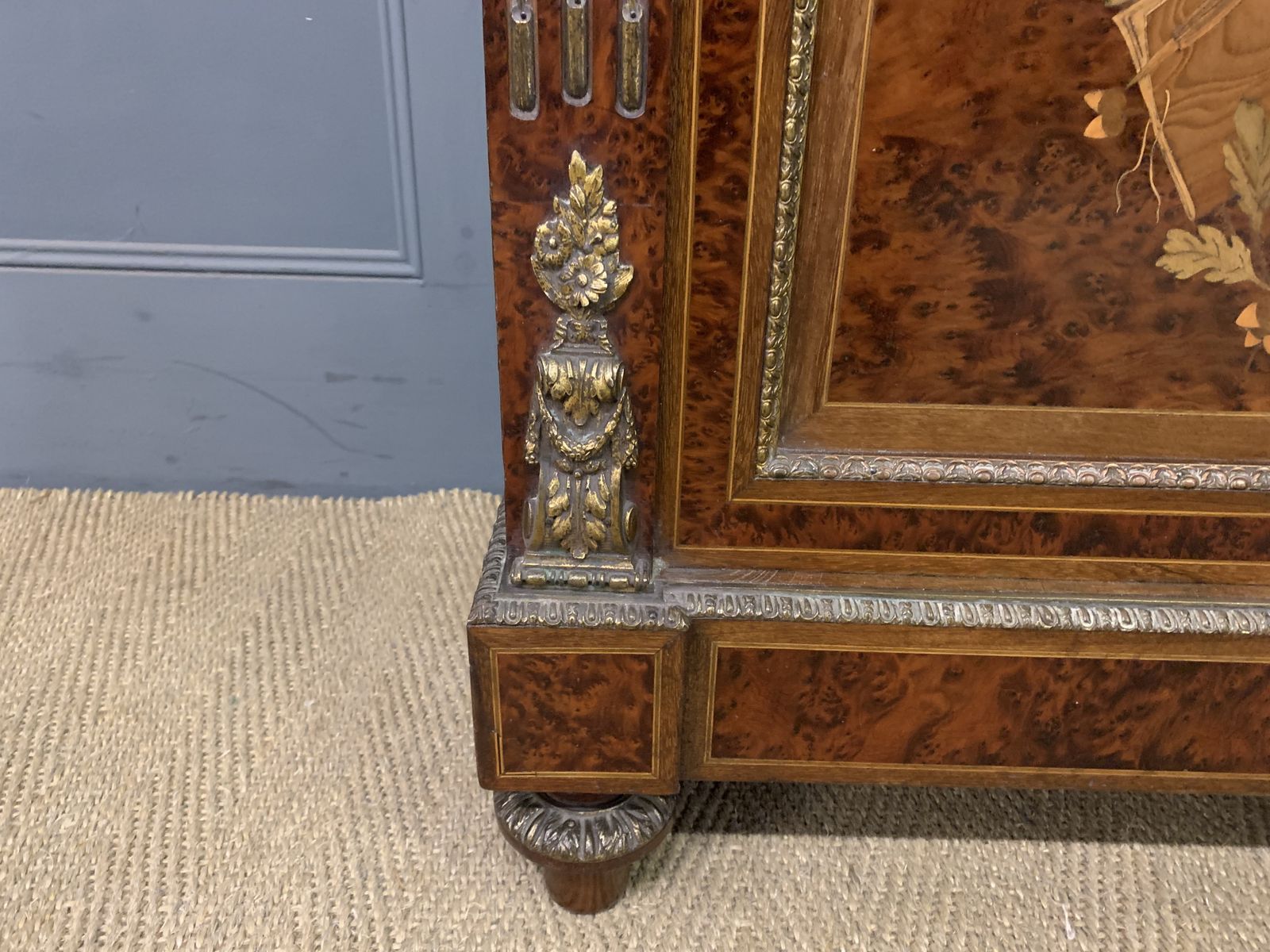 Inlaid Mahogany & Amboyna 19th Century French Bookcase photo vinterior