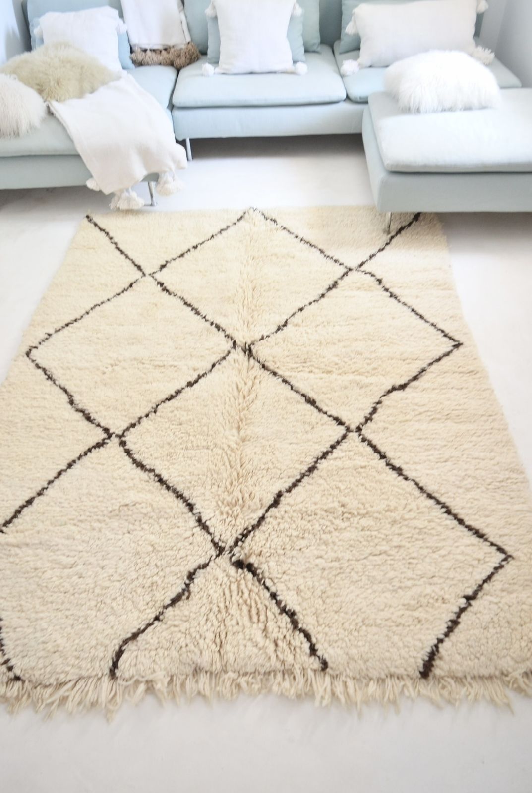 Vintage Moroccan Beni Ourain Rug Plush Hand Knotted Lozenge Diamond  Wool Berber Carpet photo furniture