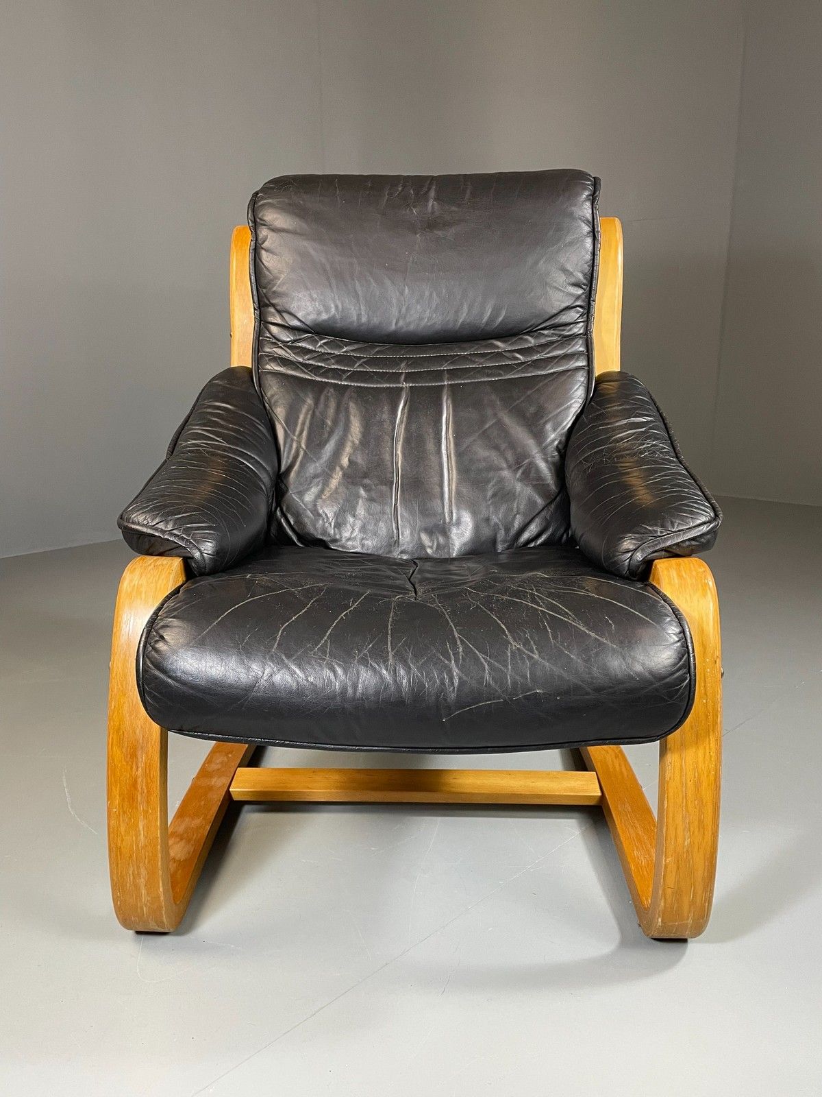 Vintage 70s Retro Lounge Chair Danish Black Leather Bentwood Mcm Eb06223 photo for sale