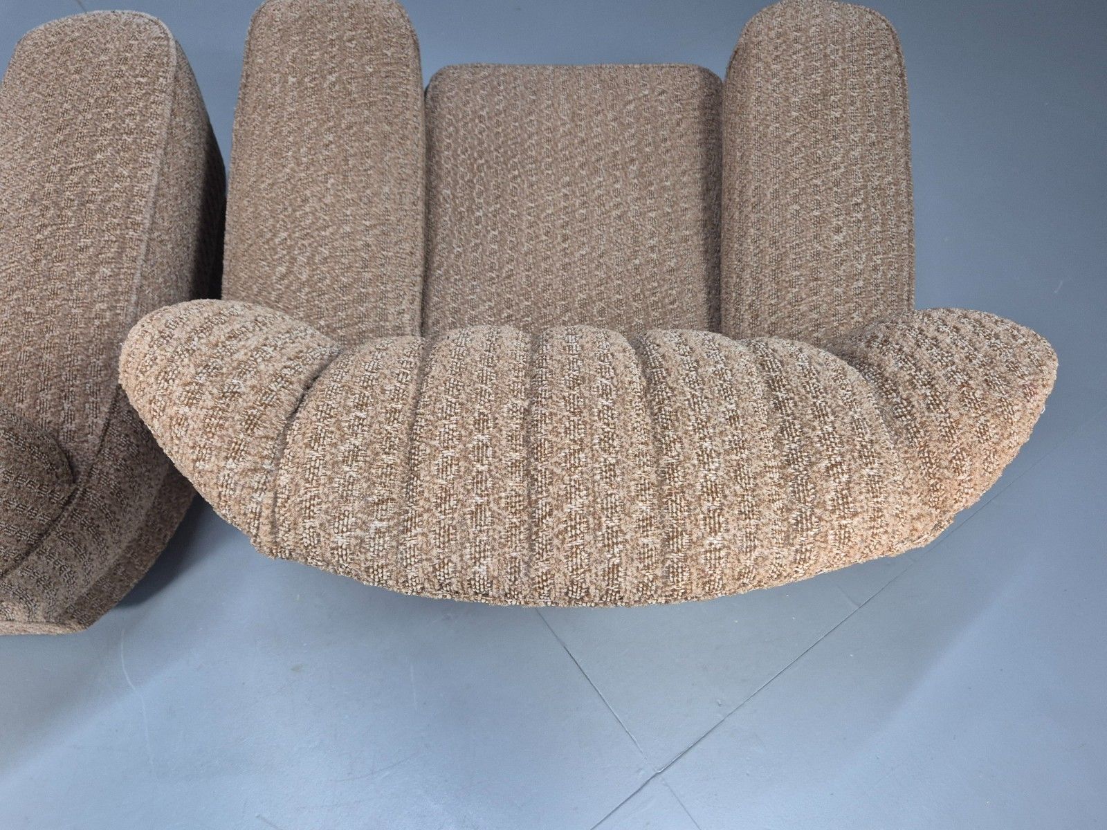 photo vinterior 2 Vintage Art Deco Armchairs Beige Chenille Upholstery 1940s Eb09684