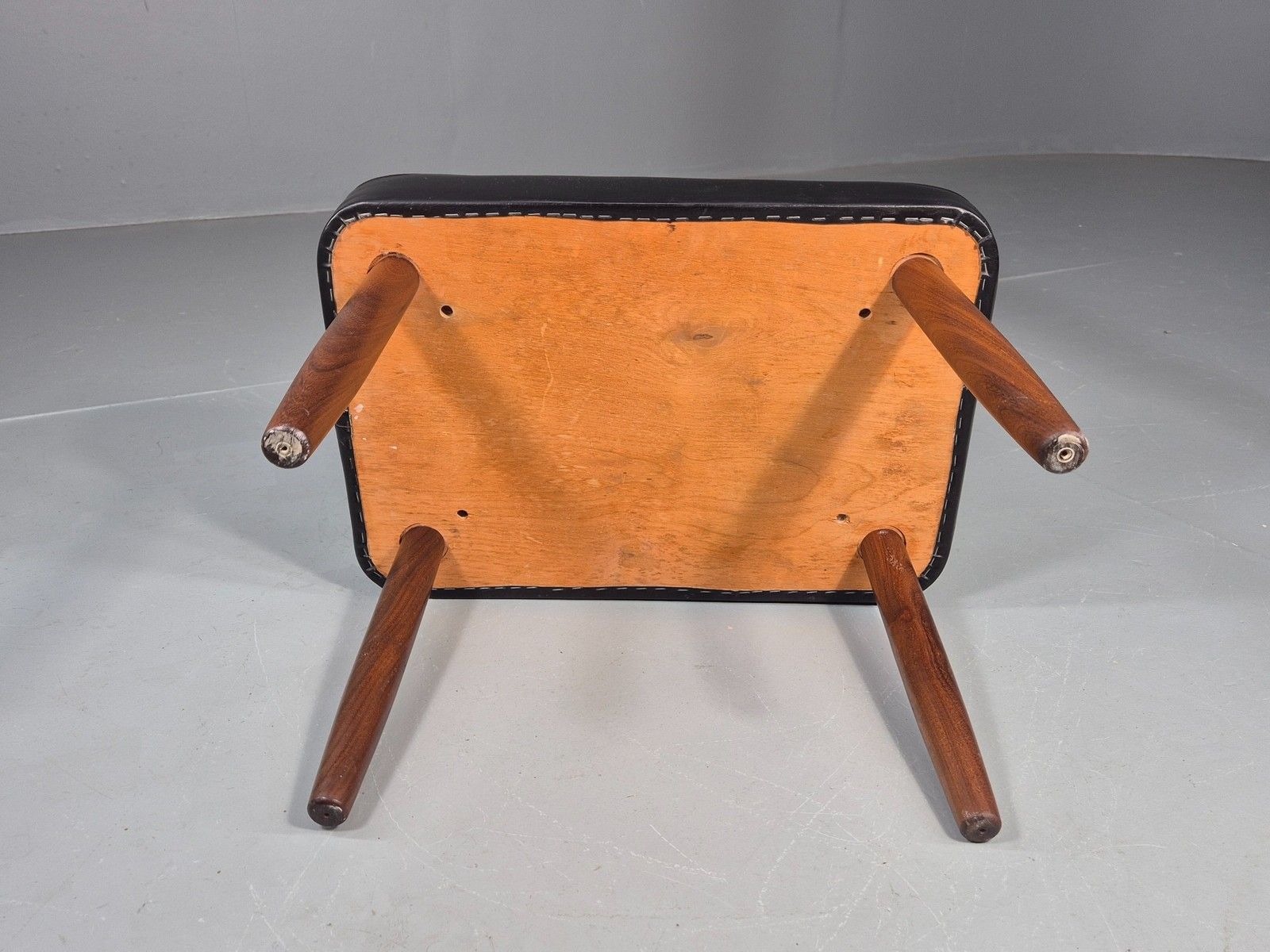 Vintage Mid Century Footstool Danish Black Vinyl Teak Legs Stitch Detail Eb12031 photo vinterior
