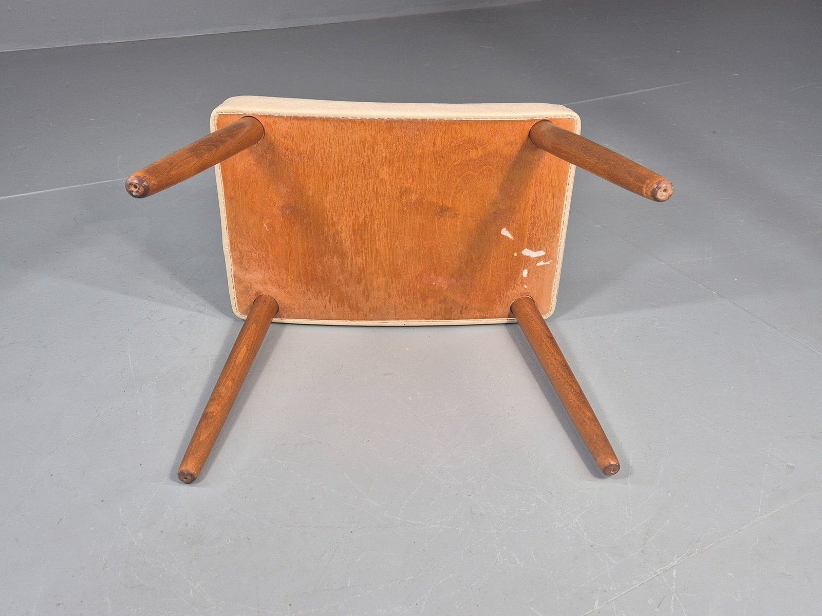 photo furniture Vintage Mid Century Footstool Danish Cream Vinyl Beech Legs 1960s Retro 12052
