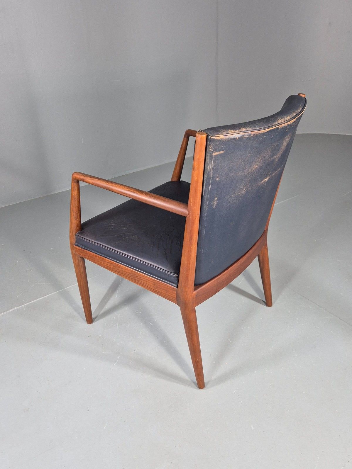 photo vinterior Vintage Mid Century Teak Armchair Blue Leather 1960s Retro Eb11901