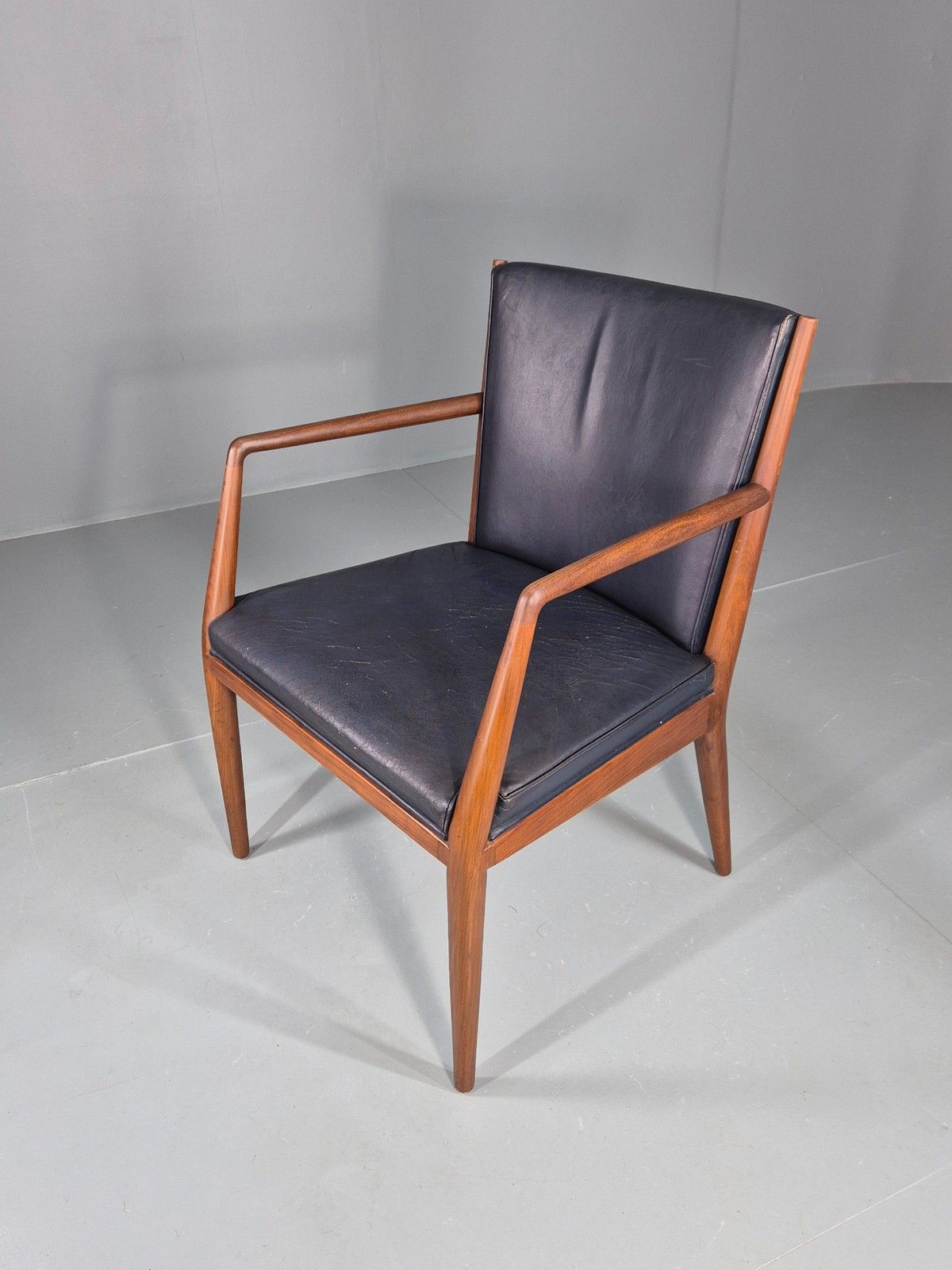 photo vintage Vintage Mid Century Teak Armchair Blue Leather 1960s Retro Eb11901