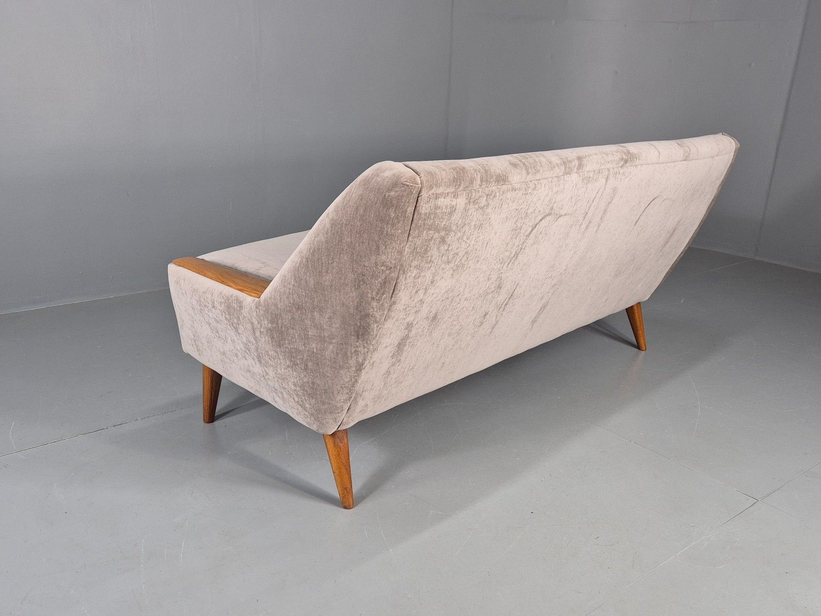 photo vinterior Vintage 3 Seater Danish Mid Century Sofa Oak Frame Paws New Upholstery Eb11125