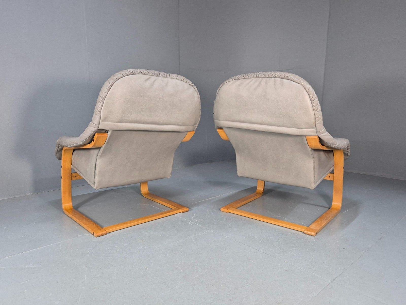 2 Vintage 1980s Leather Lounge Chairs Bentwood Frames Danish Retro Mcm Eb09253 photo vintage