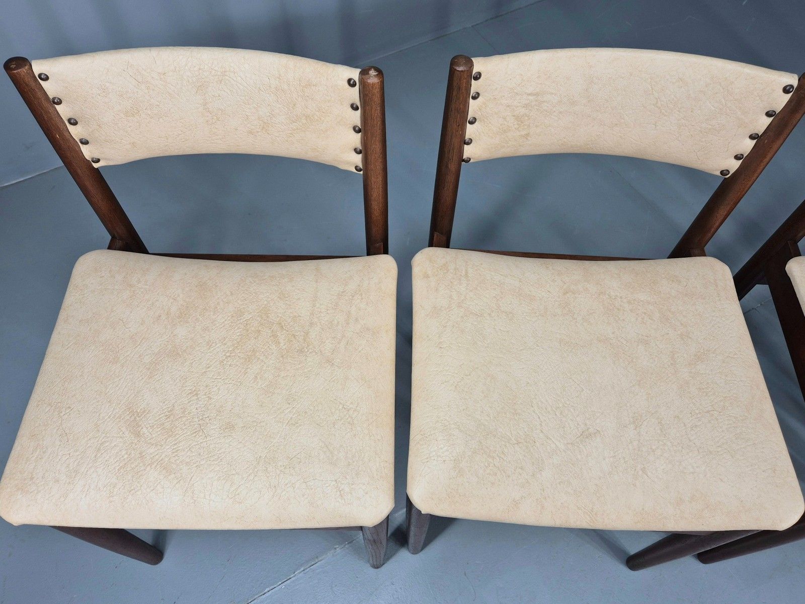 300.0 4 Vintage Scandart Dining Chairs Cream Vinyl Teak Frame 1960s Mcm Retro Eb12188 photo