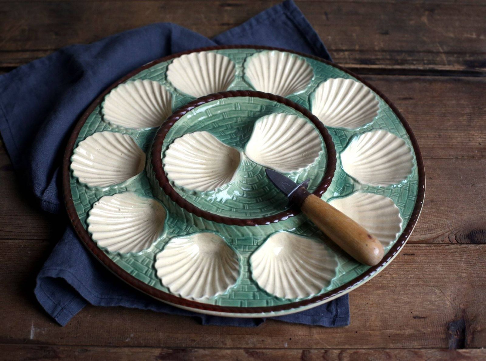 Large Oyster Plate Serving Platter Dish Scallop Shell Vintage French Green & White Majolica Basket Weave