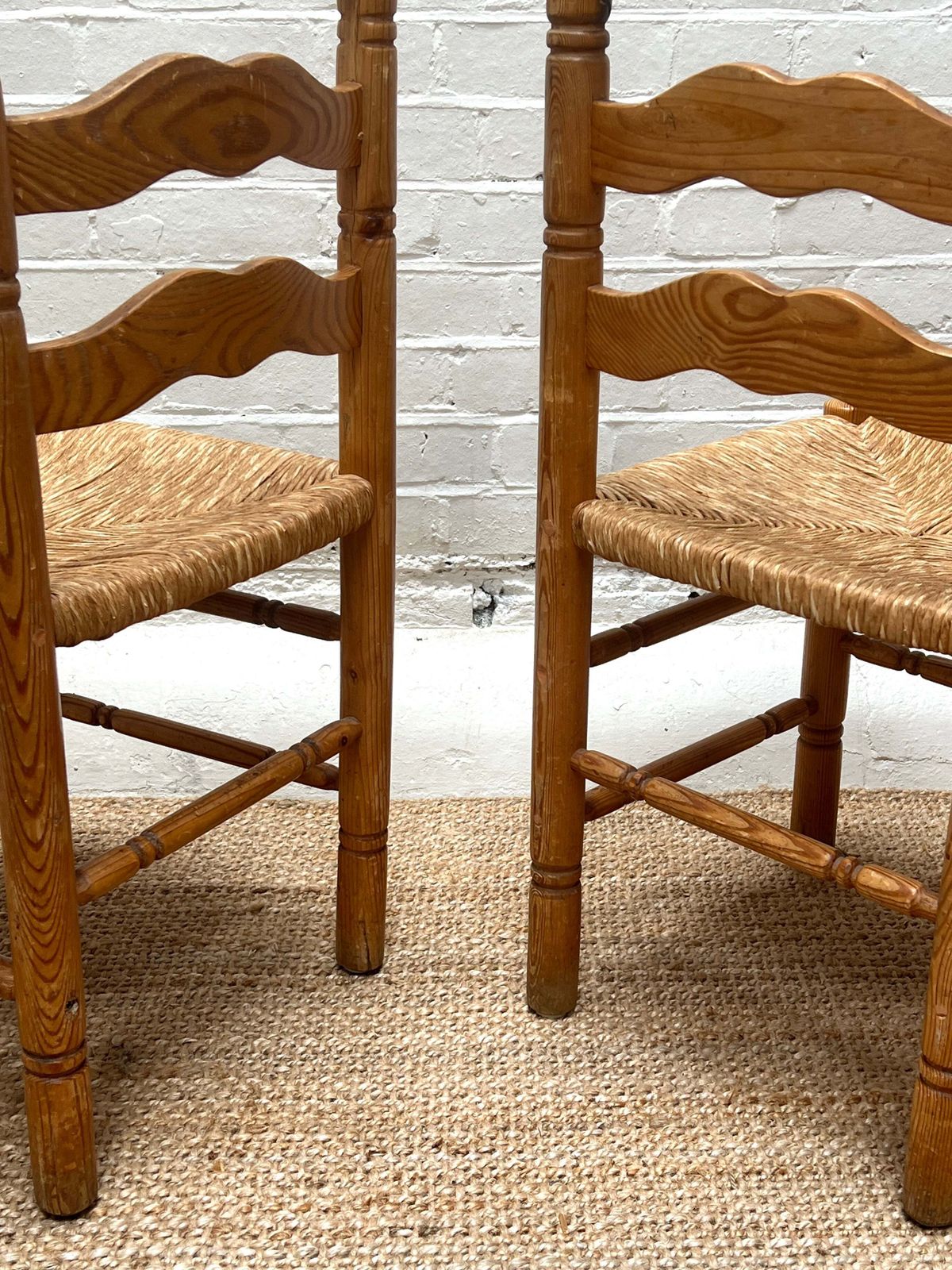 Set Of Six Rush Pine Wood Ladder Back Farmhouse Dining Chairs photo 385.0
