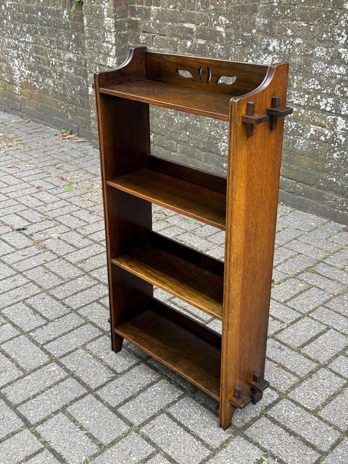Arts And Crafts Oak Small Open Bookcase With Cut Out Detail And Peg Joinery (56cm W, 96cm H) photo vinterior