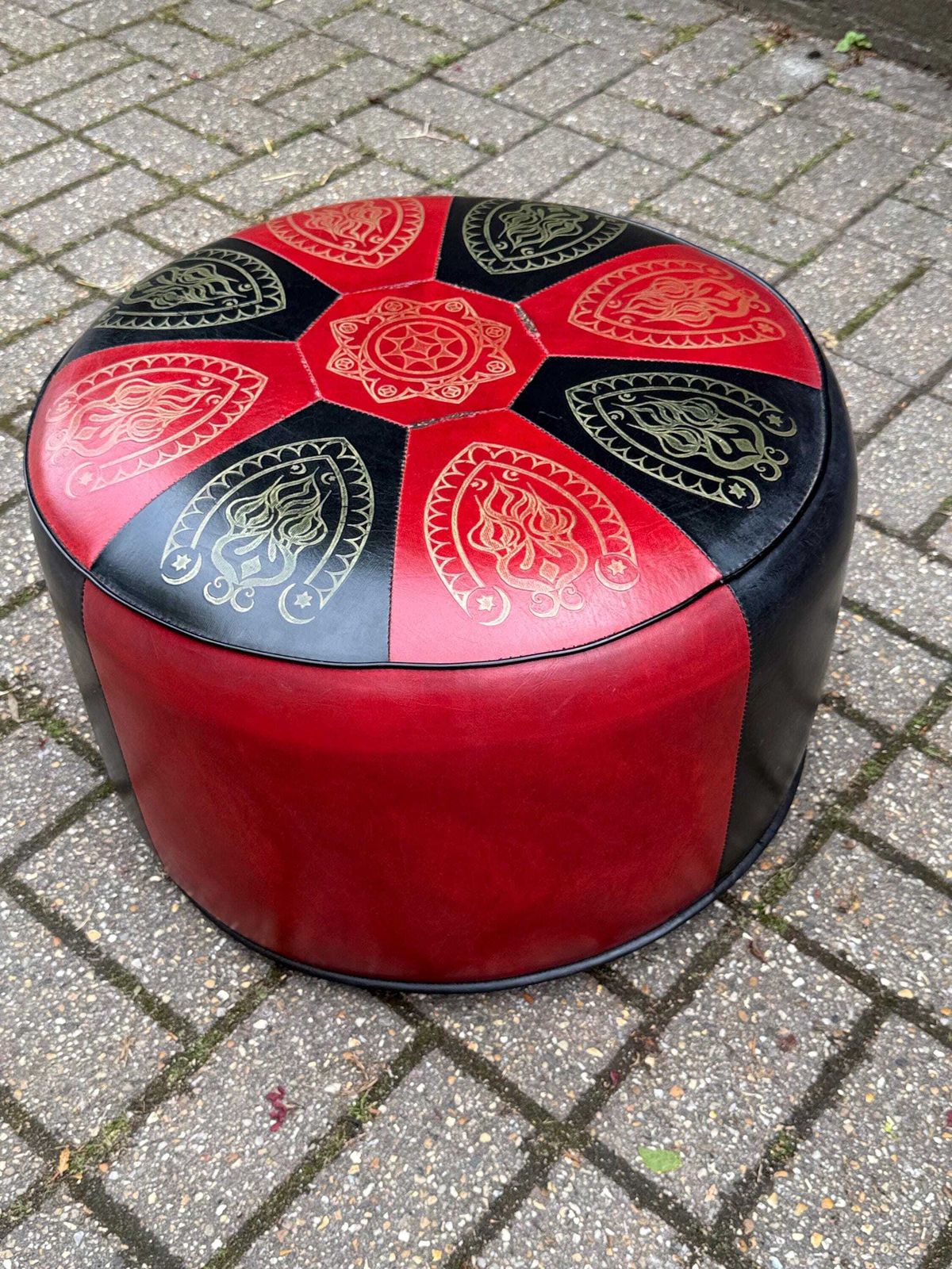 Vintage 1970s Moroccan Style Pouffe Ottoman Footstool In Red & Black Leatherette Sherborne photo vinterior