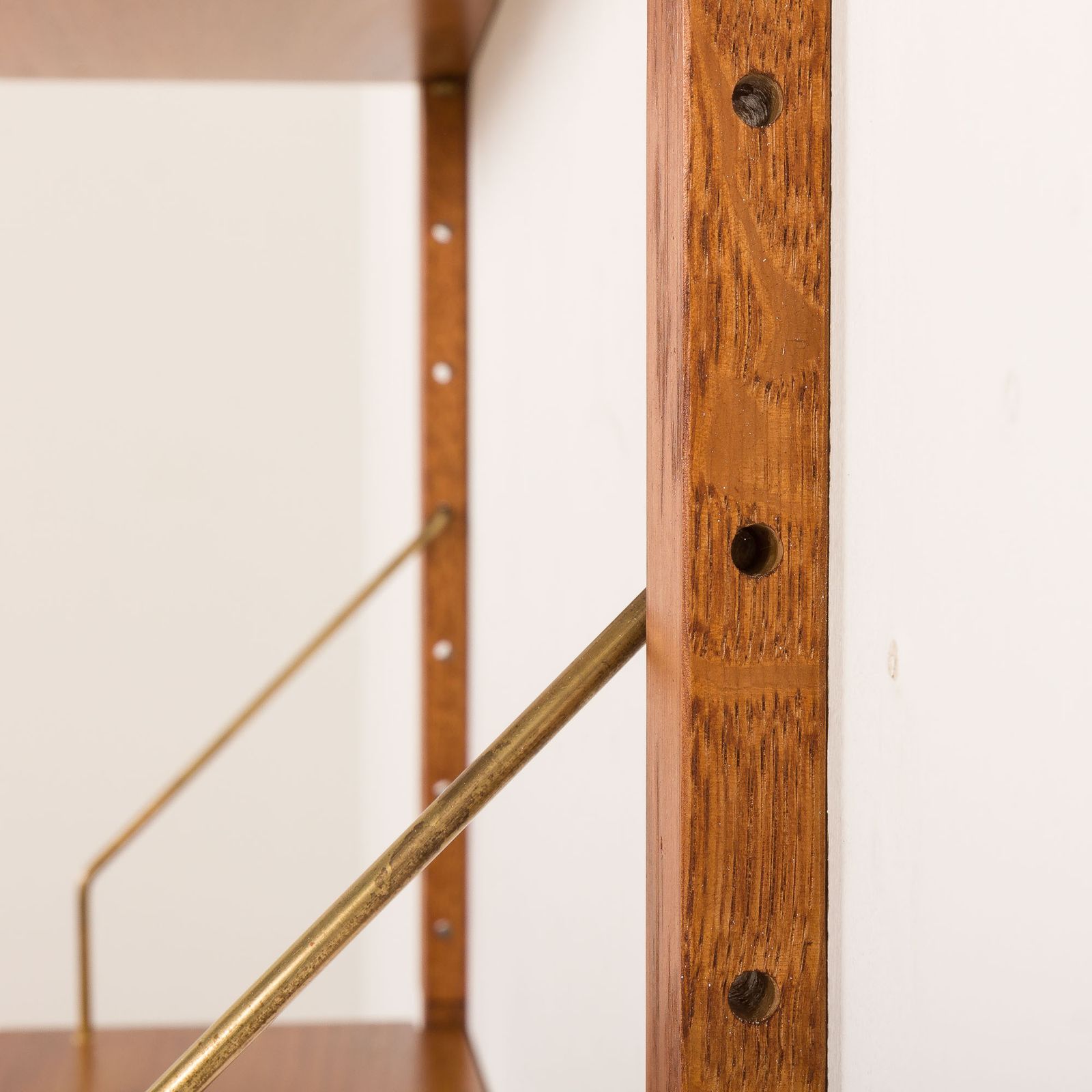 photo vintage Scandinavian Mid Century Wall Unit In Teak, 1960s