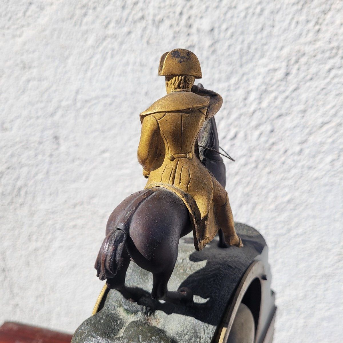 photo furniture Napoleon te paard, bronzen klok met dubbele patina, H40cm, 19e eeuw