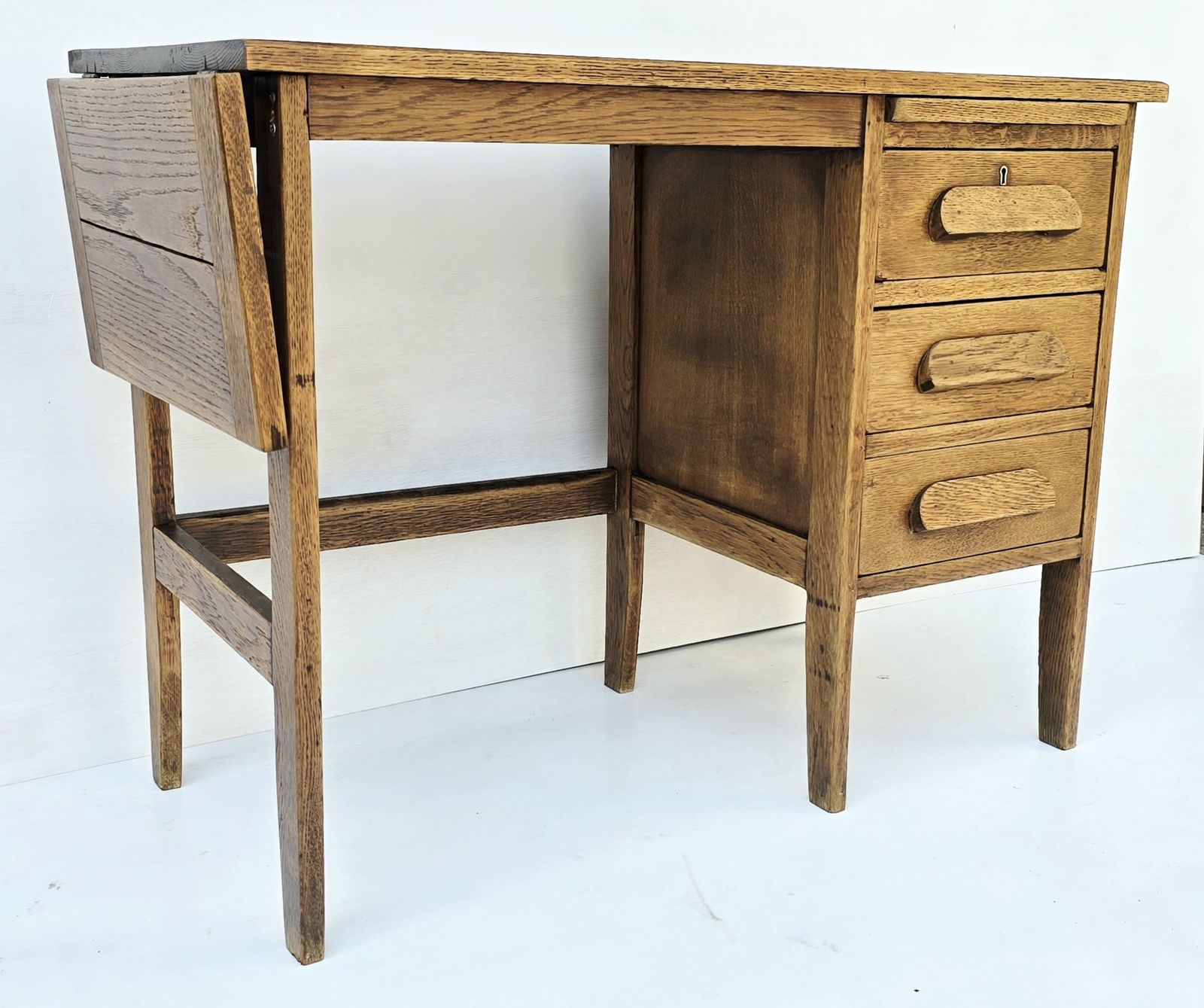 A Petite Mid Century Oak Drop Leaf Desk, Single Pedestal. photo 520.0
