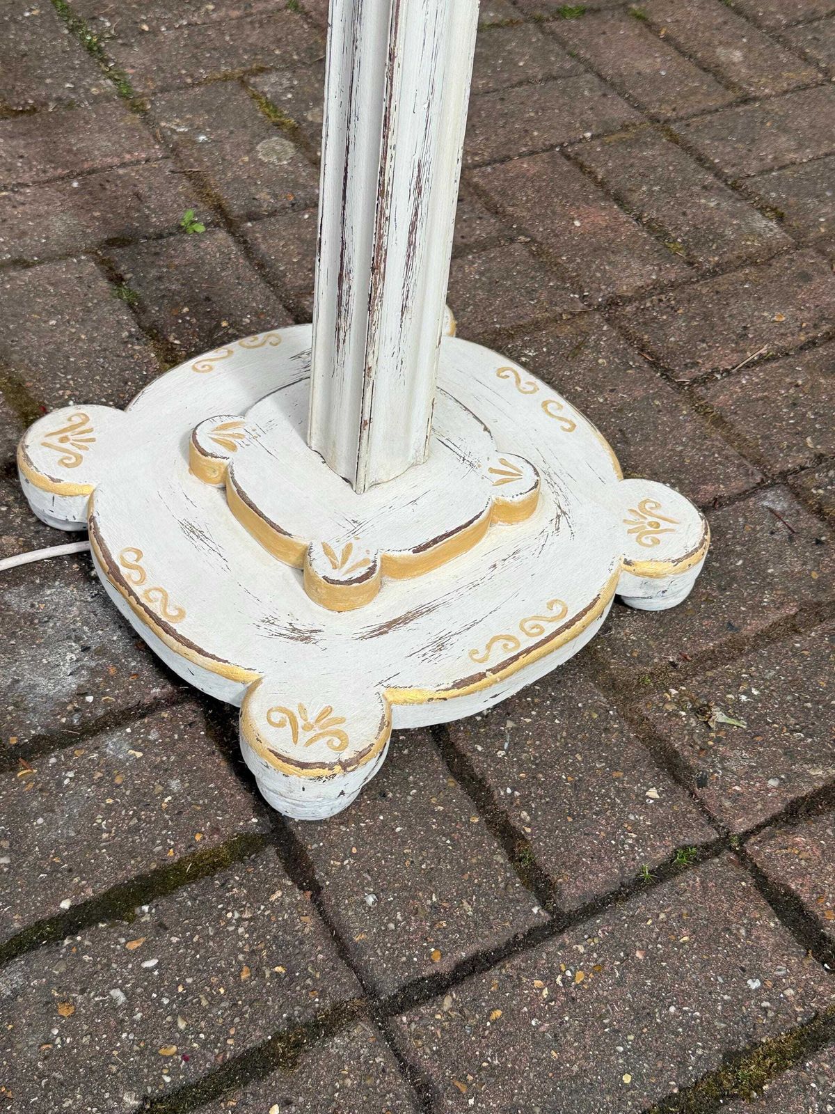 Edwardian Distressed Wooden Standard Lamp Hand Painted Floor Lamp Early 1900s photo vinterior