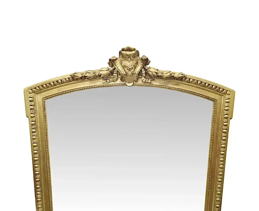 Zeer fraaie grote 19e eeuwse vergulde schoorsteenspiegel of gangspiegel met centraal cartouche photo furniture