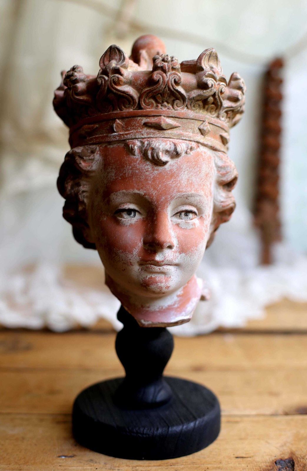 photo furniture Antique Infant Jesus Head Gothic Style Bust Polychrome Terracotta Christ Statue On Wooden Stand