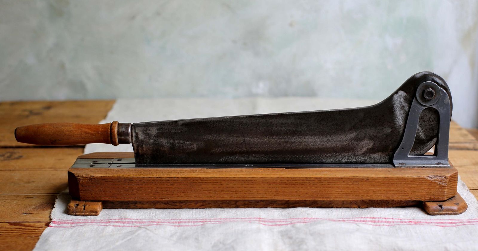 Home Decor Antique French Wooden Bread/Cutting Board Large Hinged Bread Knife Guillotine Professional Restaurant Boulangerie photo