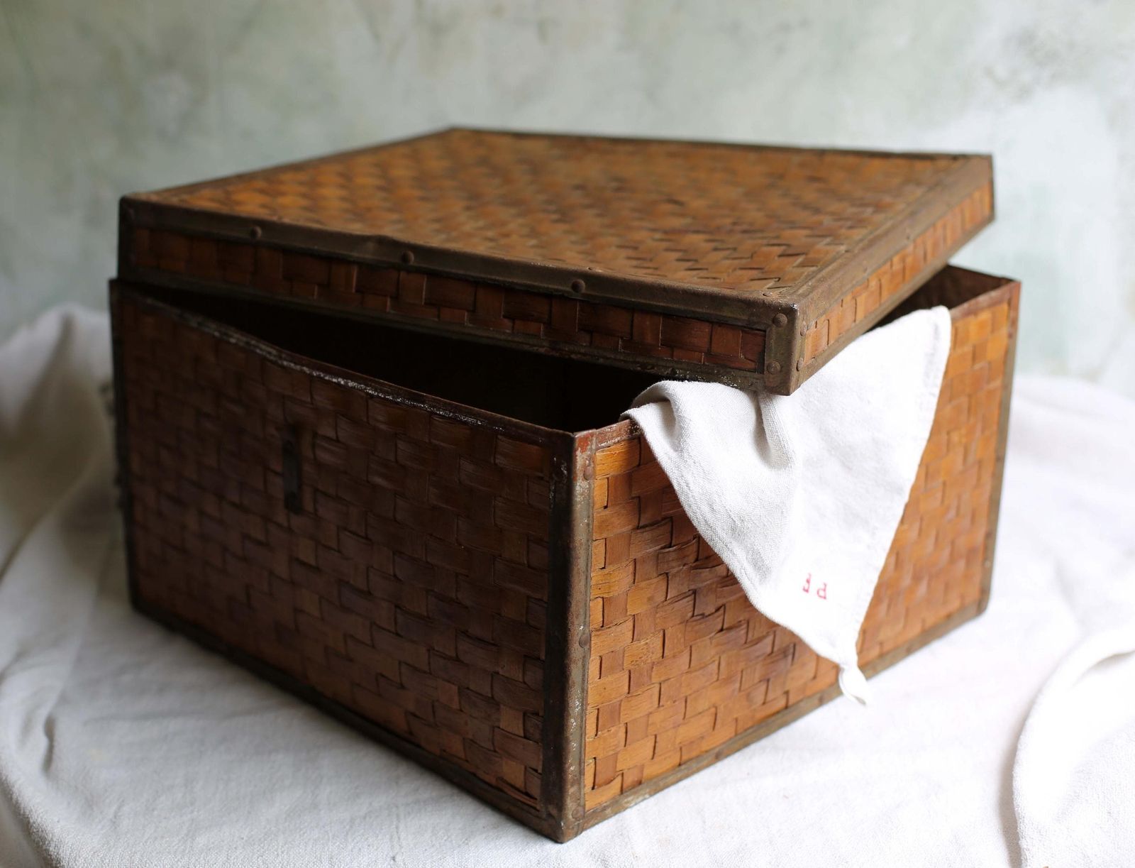Large Antique Travel Box Woven Splint Wood Basket Square Storage Chest