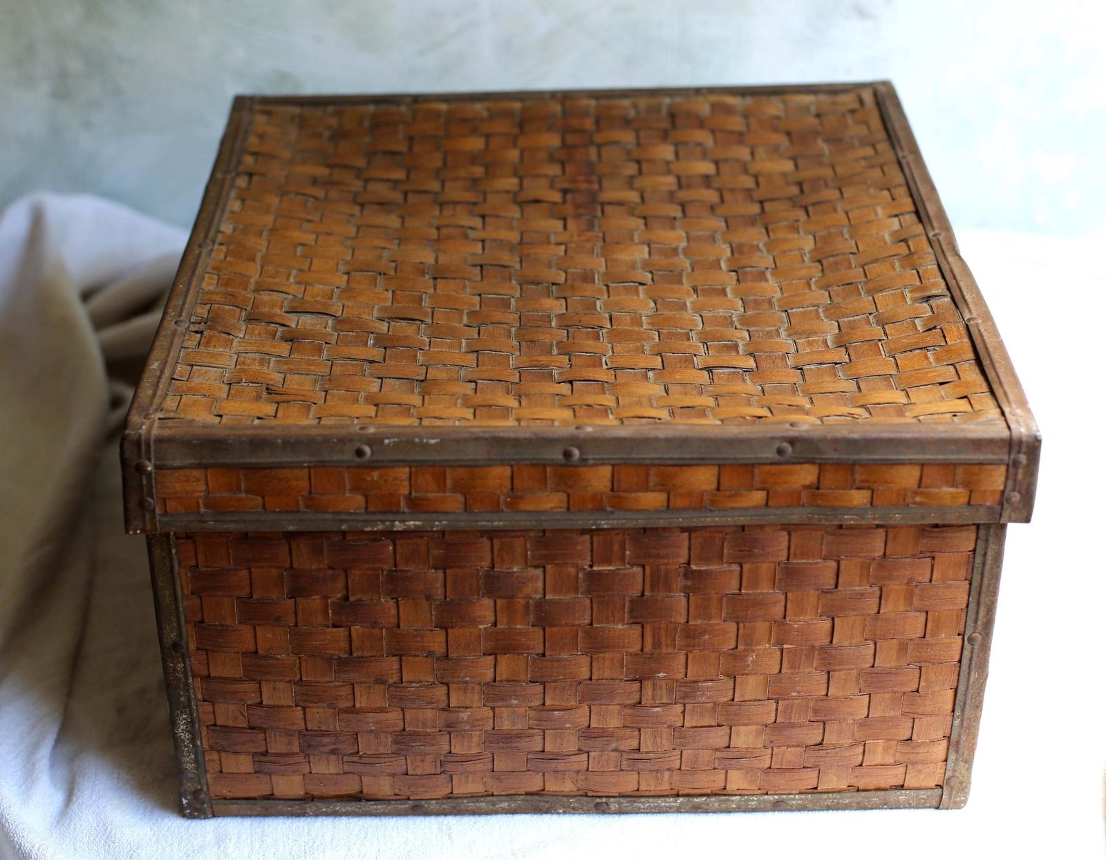Large Antique Travel Box Woven Splint Wood Basket Square Storage Chest photo vinterior