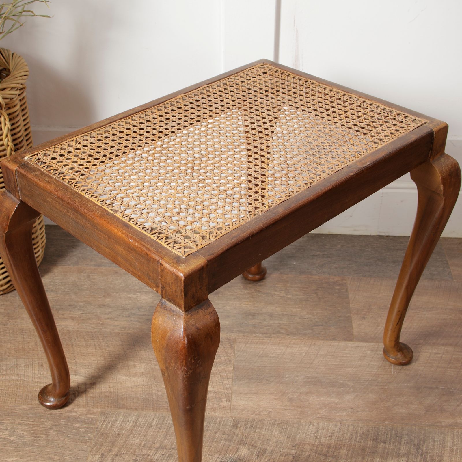 Early 20th Century Rattan Luggage Stand (Walnut) photo 114.0