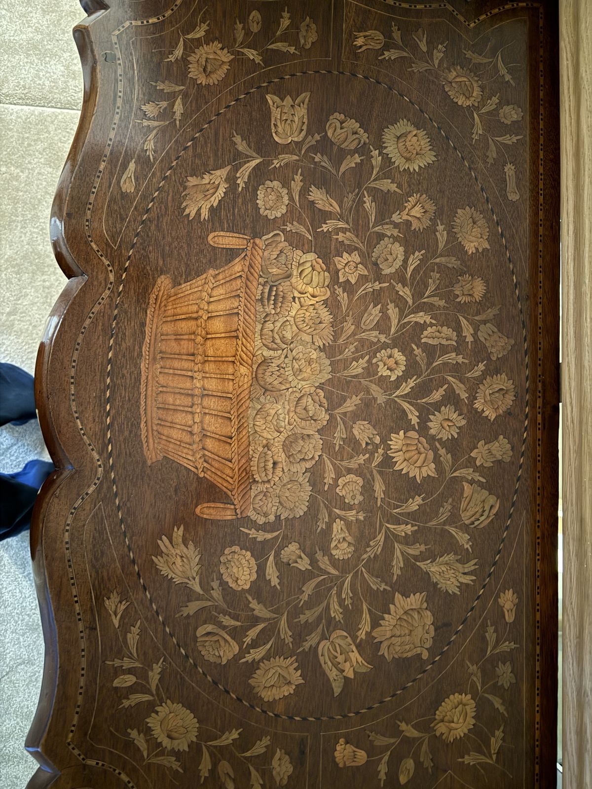 Louis XV Bombe Commode With Marquetry And Clawed Feet photo 475.0
