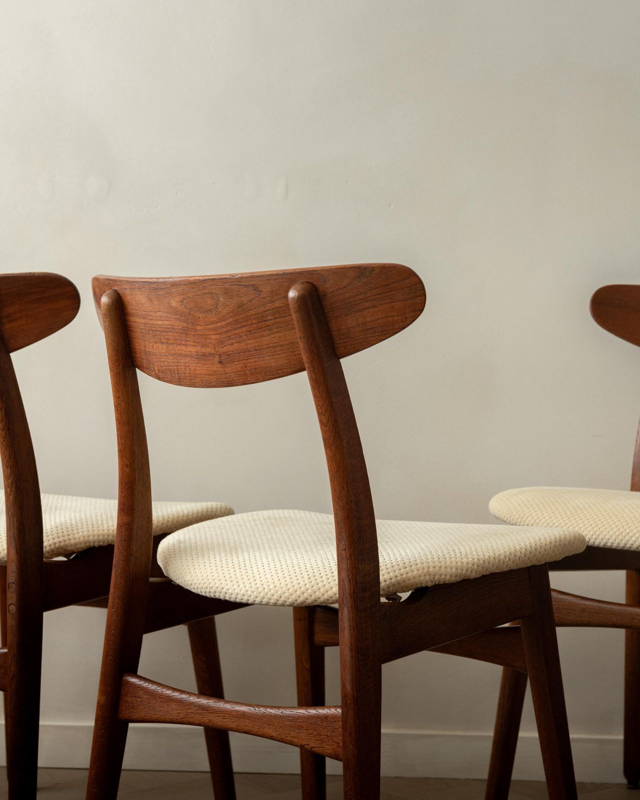 photo furniture Ch30 Dining Chairs By Hans J. Wegner For Carl Hansen & Søn, 1950s, Set Of 4