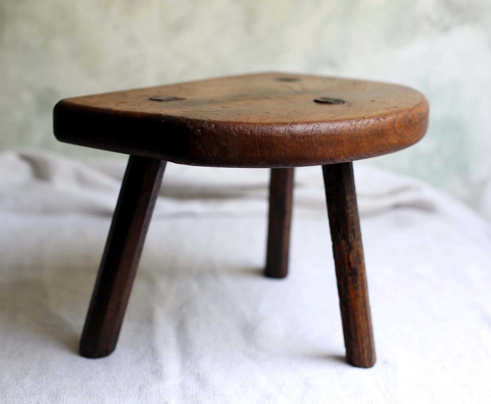 Primitive French Milking Stool Low Rustic Farmhouse Side Table Antique Oak Footstool photo 134.0