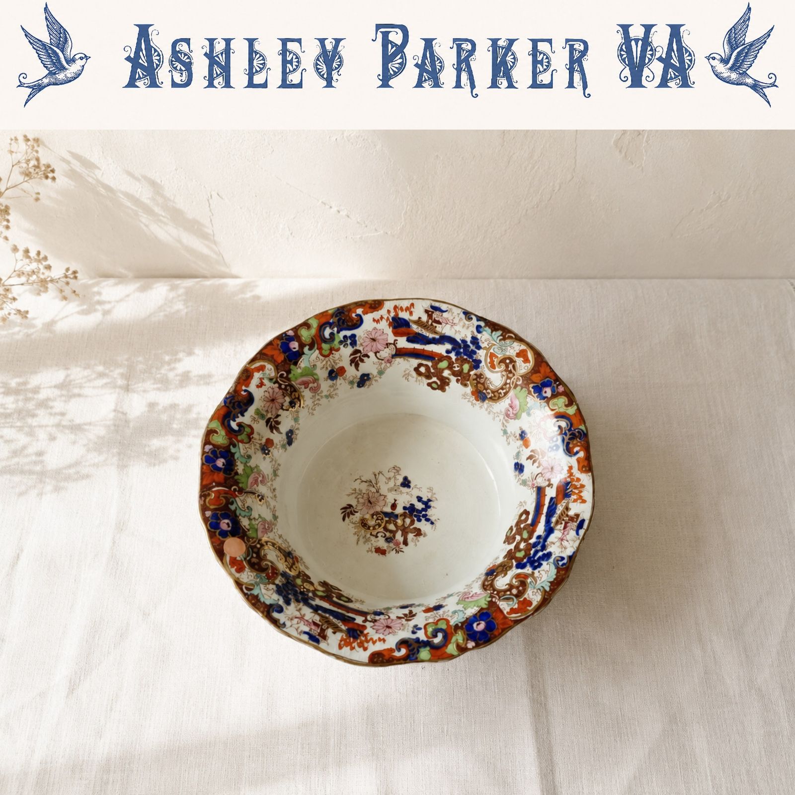Victoriaanse Staffordshire Imari-stijl schaal op voetstuk photo Woonaccessoires
