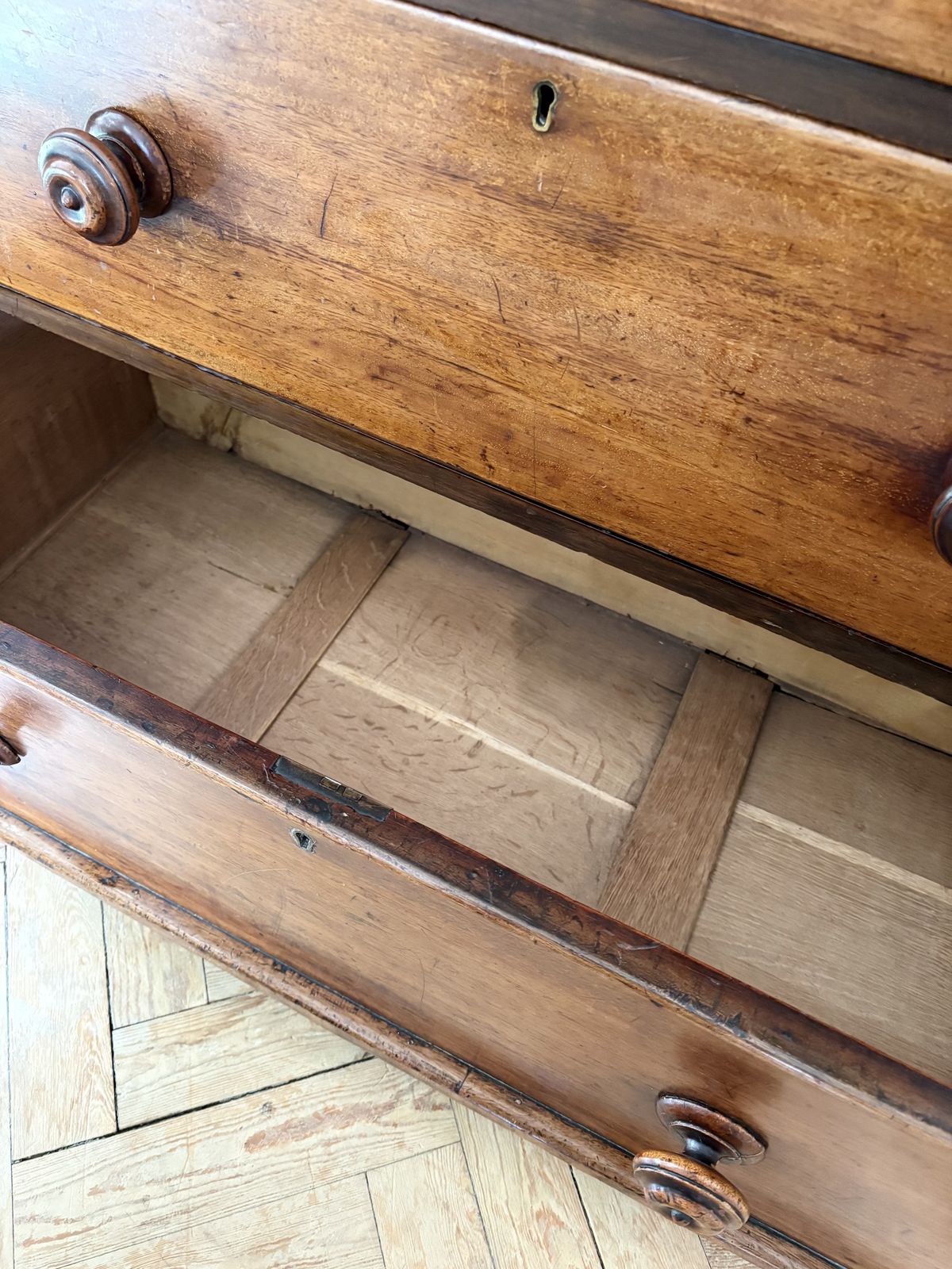 Antique Mahogany Chest Of Drawers photo vinterior