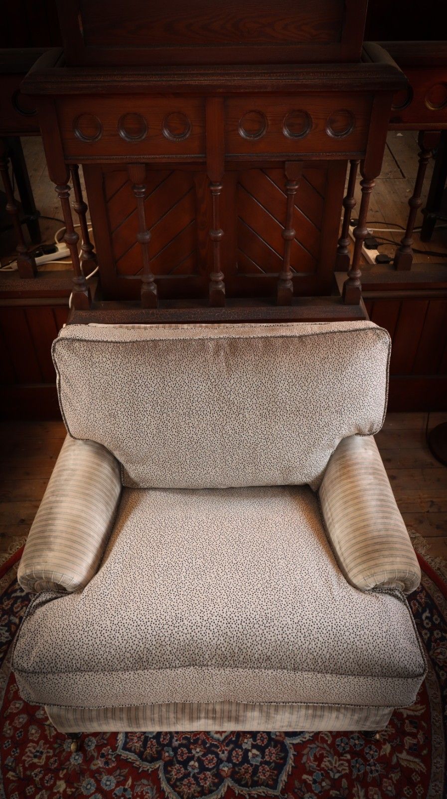 photo furniture Super George Smith Short Scroll Arm Signature Cushion Back Snuggler Armchair 🚚