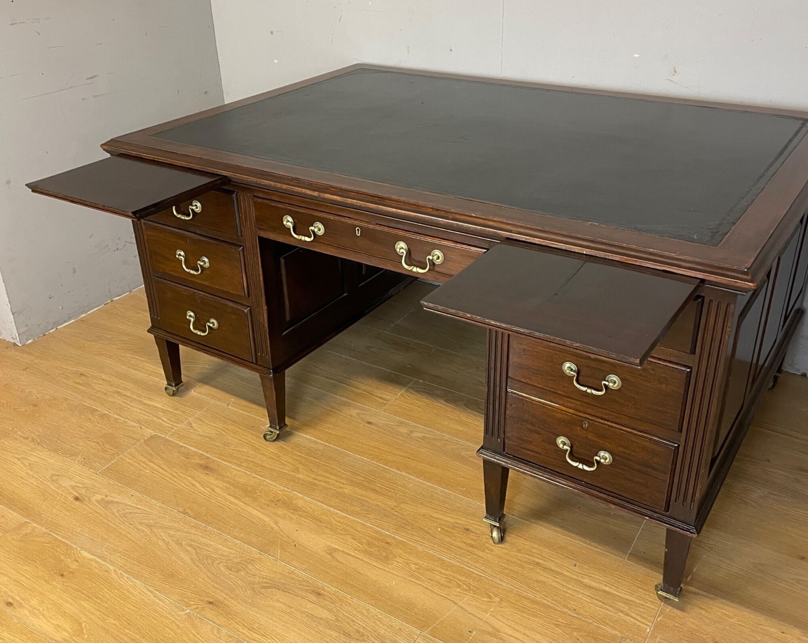 Edwardian Mahogany Partners Desk By Cookes Of Finsbury London photo vinterior