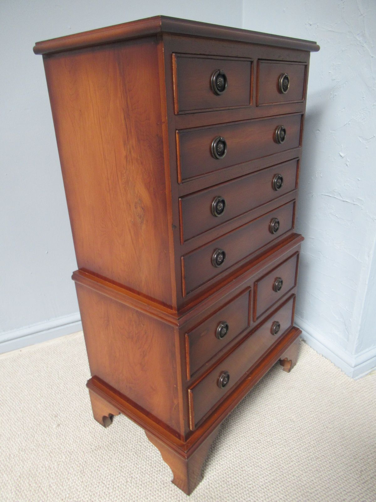 A   1970s   Yew Wood    Small Chest Of Drawers. photo vinterior
