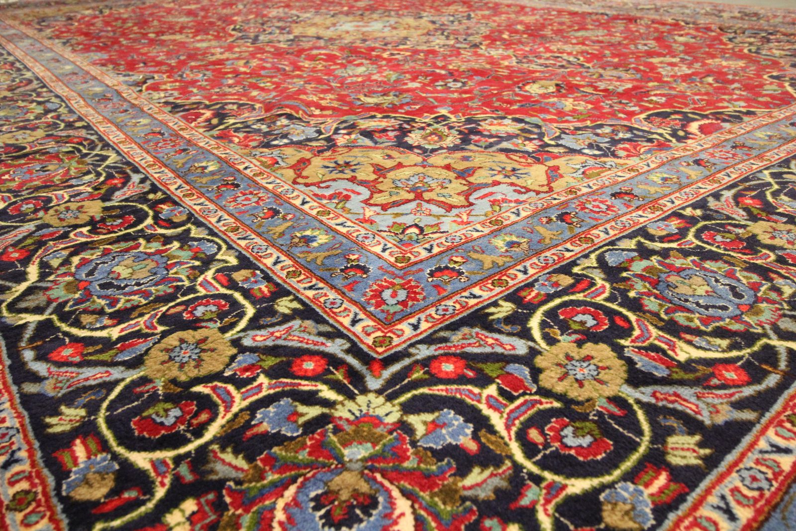 Traditional Large Carpet Red Vintage Rug Handwoven Living Room Rug photo Textiles