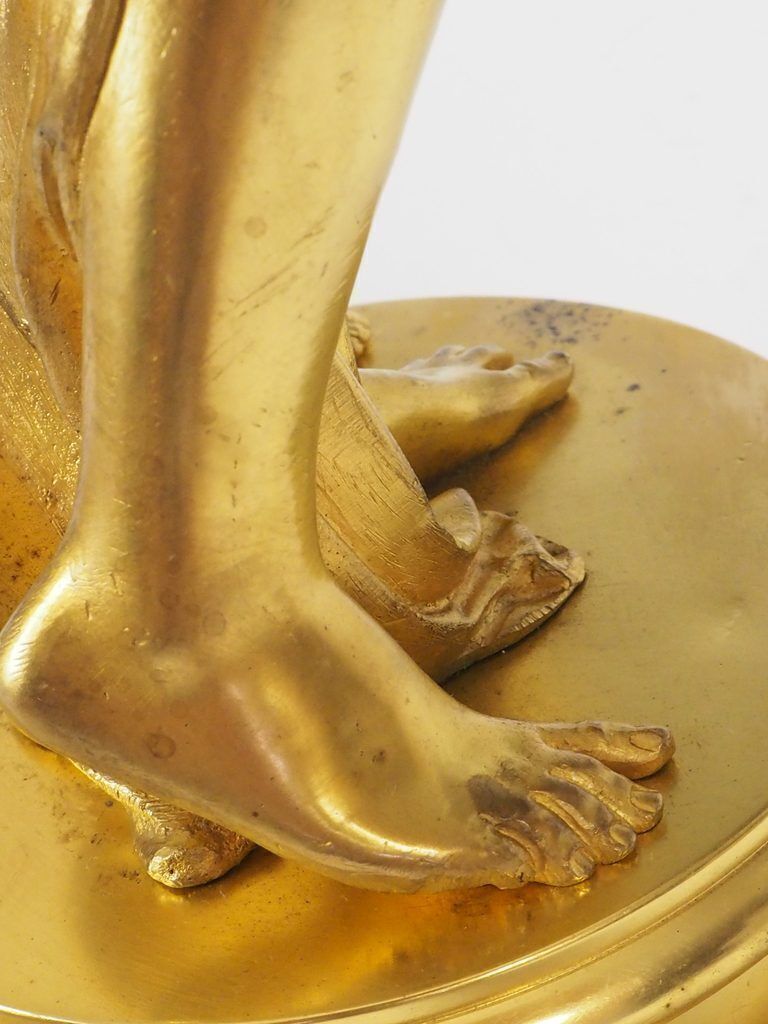 photo furniture Antique Carrier Beluese Gilt Bronze Lady Oil Lamp Signed