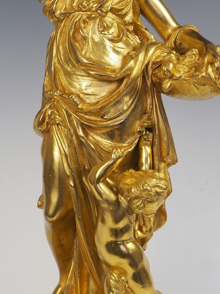 photo vinterior Antique Carrier Beluese Gilt Bronze Lady Oil Lamp Signed