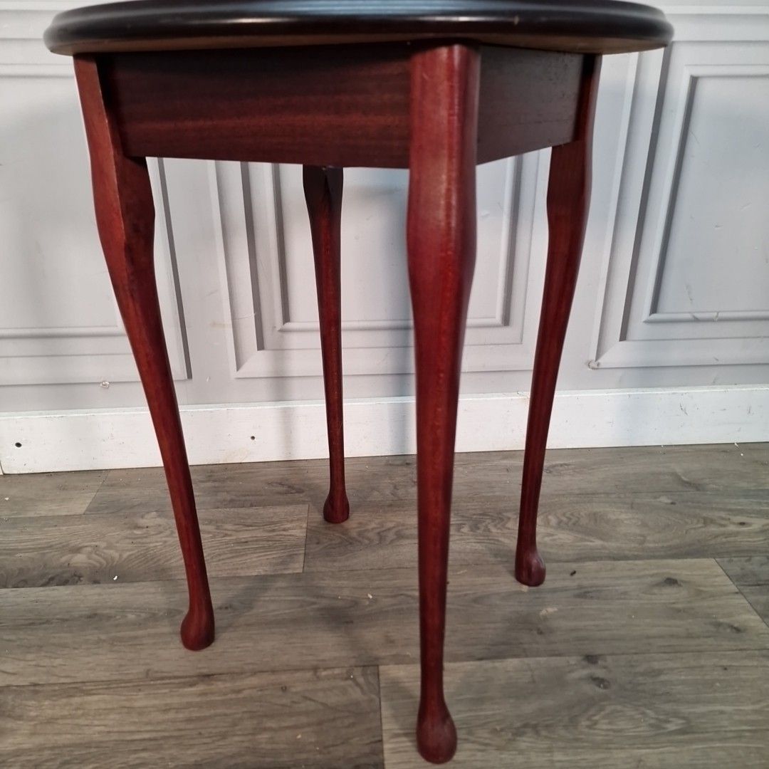 Vintage Mahogany Side Table Round Queen Anne Antique Style Wine Lamp Vintage photo buy