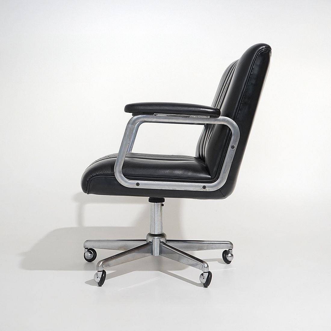 Office Chair By Osvaldo Borsani For Tecno, 1960s photo vintage