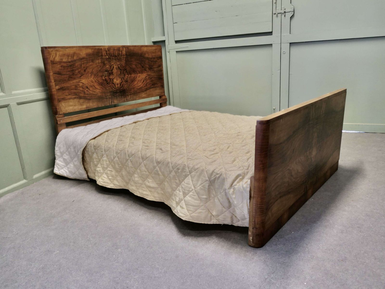Art Deco Bur Walnut 4ft6” Double Bed This Is A Very Stylish Bur Walnut Bed