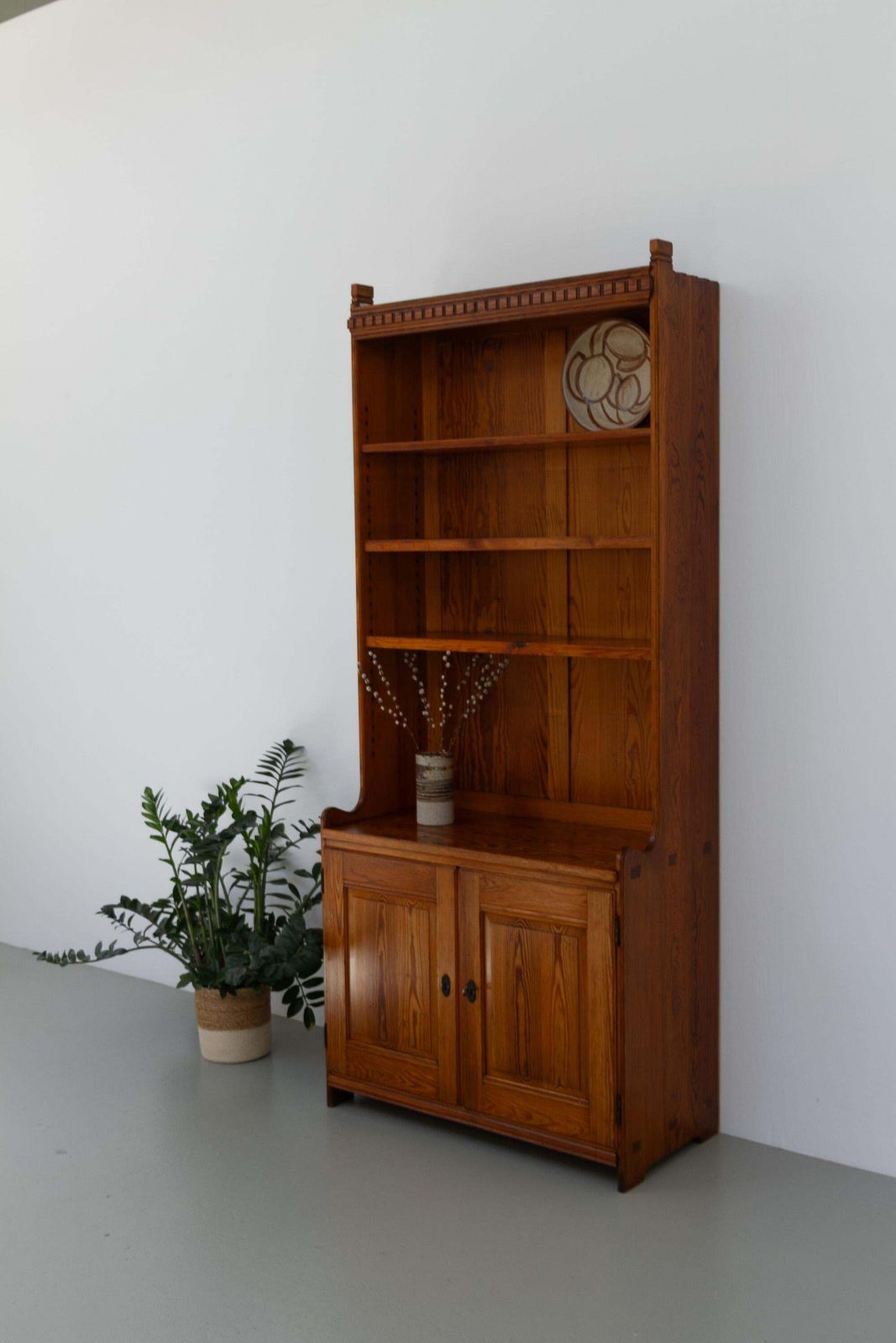photo vinterior Antique Oregon Pine Bookcase By Martin Nyrop For Rud Rasmussen, Denmark 1905.