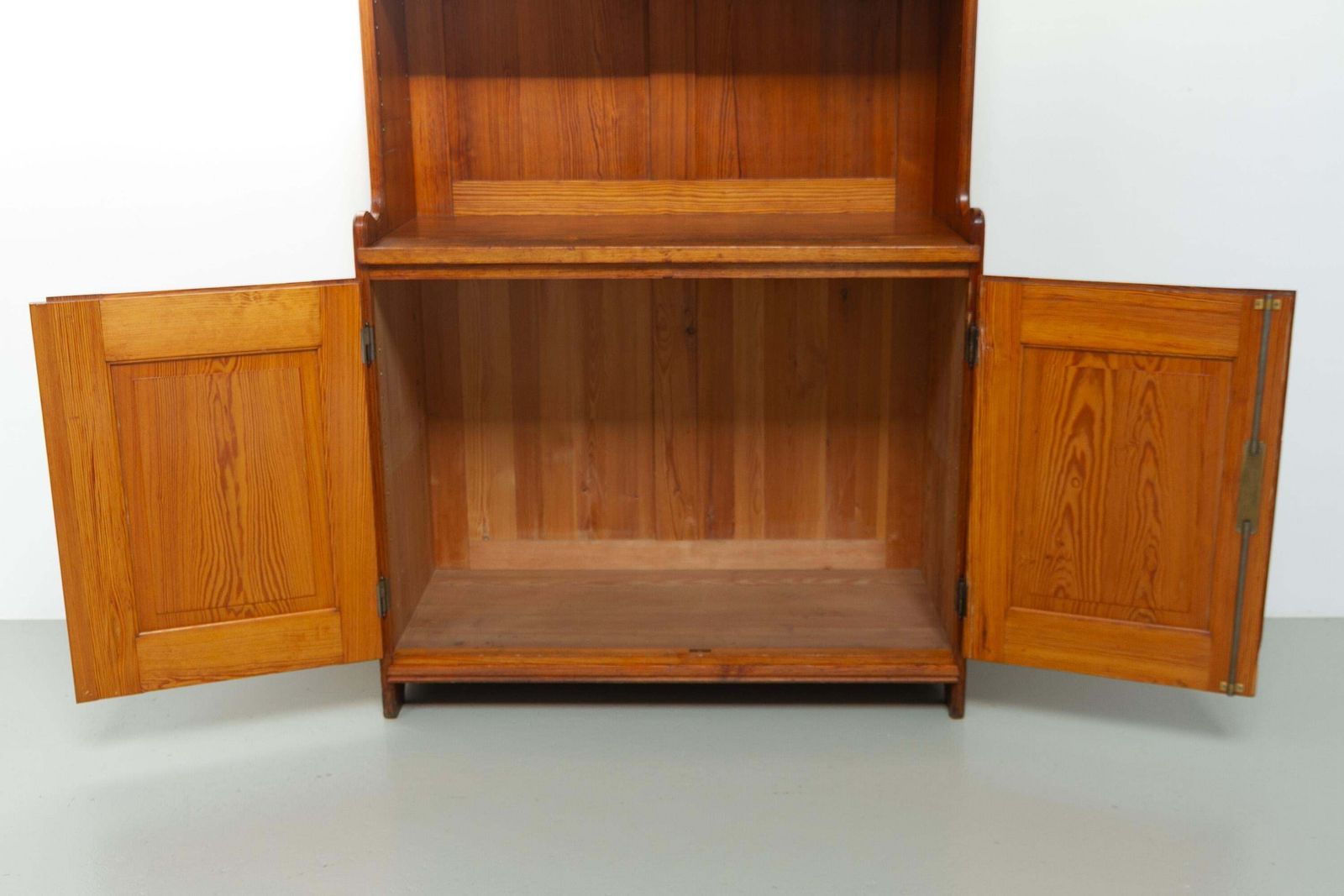 photo furniture Antique Oregon Pine Bookcase By Martin Nyrop For Rud Rasmussen, Denmark 1905.