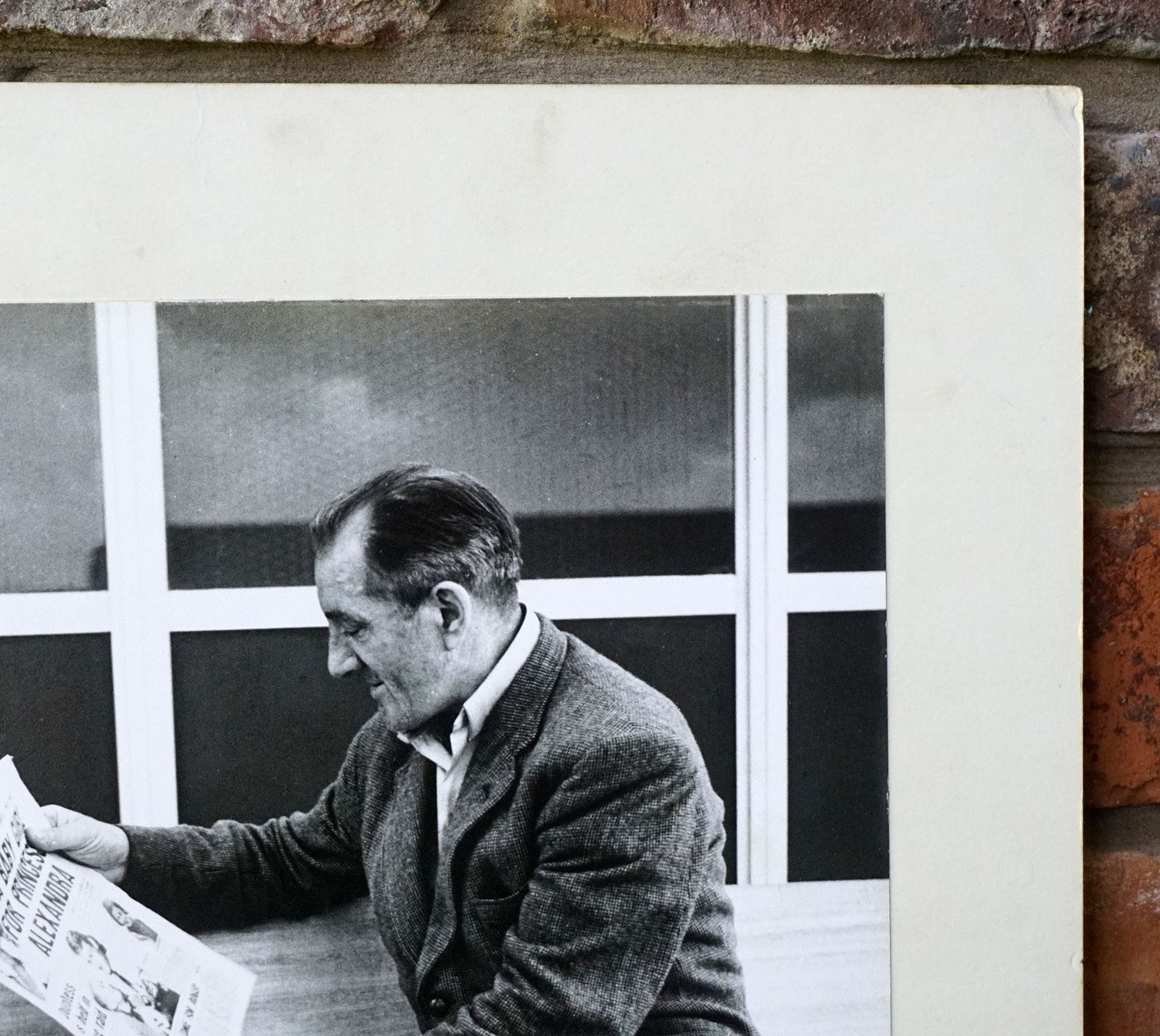 1966 Large Black & White Photograph Portrait 'Tommy's Tabloid' Documentary Realism Liverpool With Original Exhibition Label Signed & Dated Art Print photo 80.0