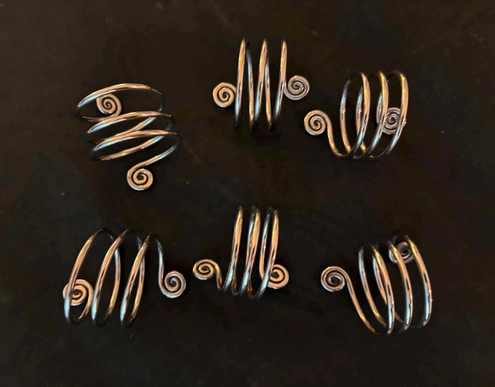 Set Of 6 Twisted Metal Napkin Rings, Forged French Table Decor, Spiral Metal Napkin Holders, Rustic Brutalist Modern Table Setting photo 192.0