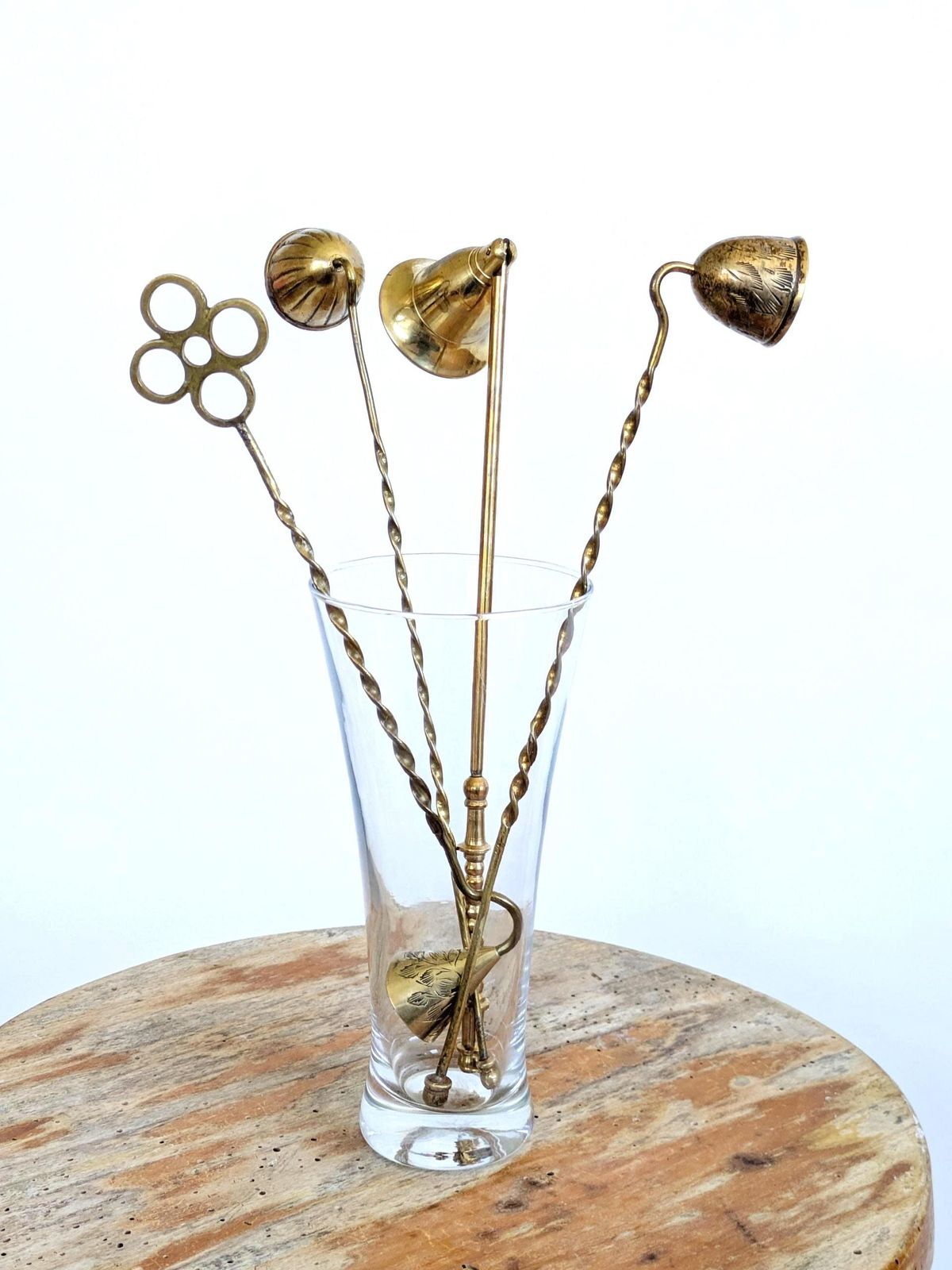 Set Of 4 Vintage Brass Candle Snuffers Twisted Handles Etching Romantic Decor Gift photo furniture