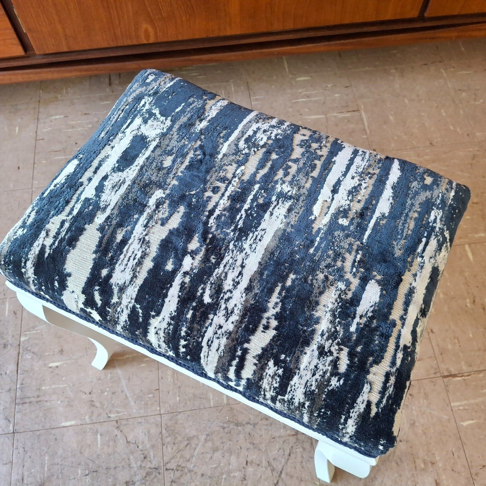Fab Vintage Retro White Painted Dressing Table Piano Stool Navy Cut Velvet photo vinterior